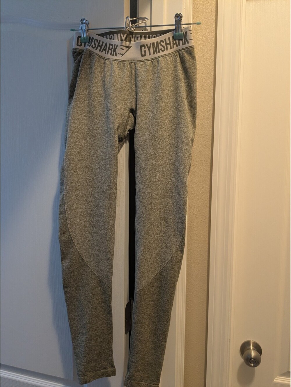 Gymshark Women's Seamless Leggings Size Medium Color: Olive Green